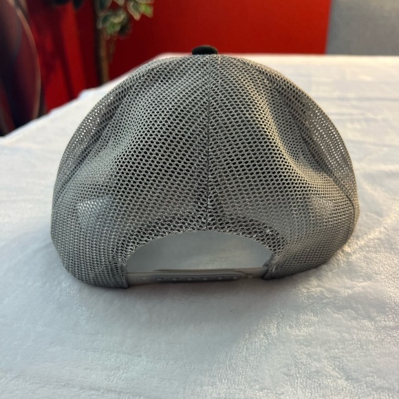 Banded Black and Gray Trucker Hat hand wash only breathable mesh adjustable - Picture 3 of 6